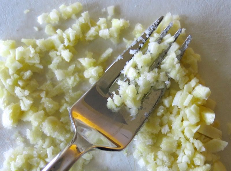 13 Spinach Salad Garlic Balsamic Dressing