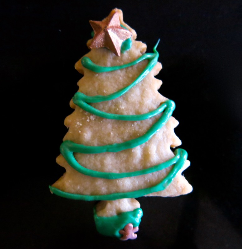 18a-decorating-butter-cookie-christmas-trees-2016