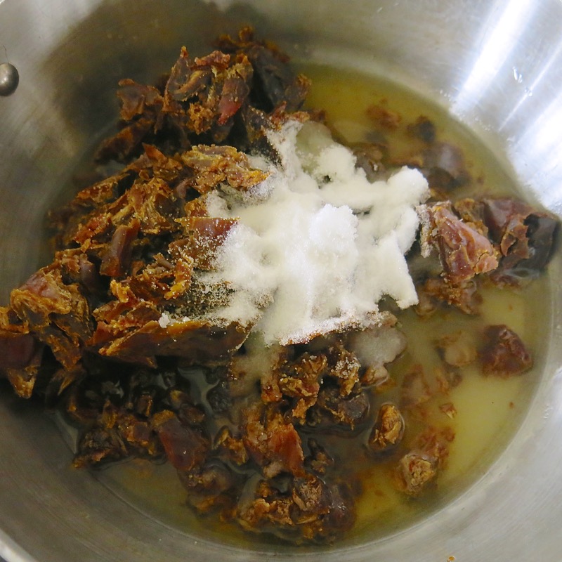 11-great-glammas-aka-date-filled-oatmeal-cookie-sandwiches